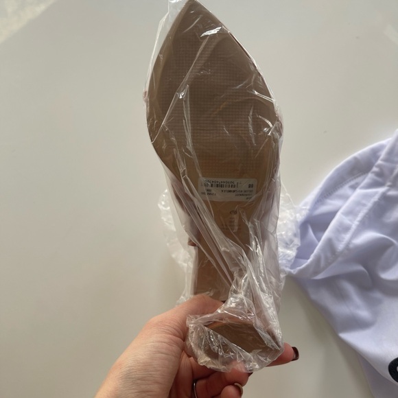 Schutz Leaf Nappa Leather Heel Sandal - 8 - Picture 7 of 8